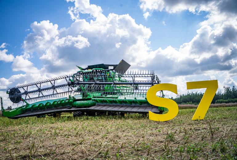 Wihuri Agri esitles uusi John Deere digitaalseid kombaine