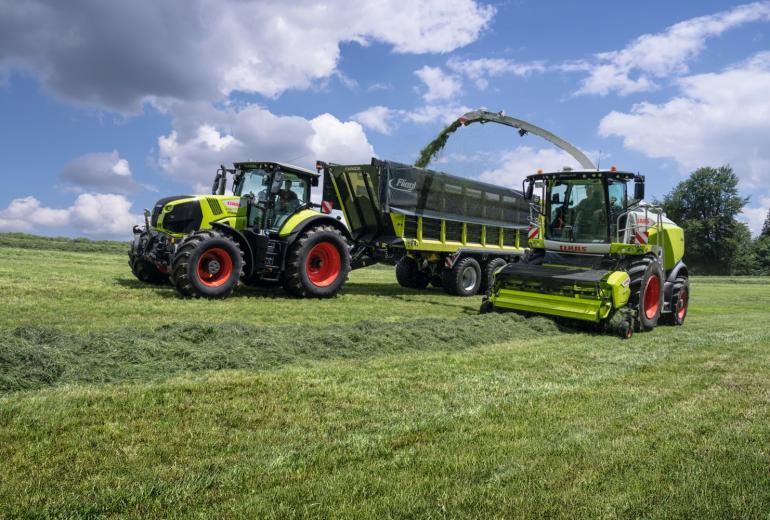 CLAAS JAGUAR uueneb: V-FLEX trummel, uus PICK UP ja CSPS analüüs põllul