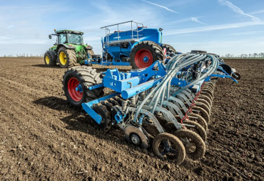 Lemken valmistas suurfarmidele 12-meetrise Solitair ST