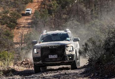 Uus Ford Ranger pistikhübriid läbis katsetused maastikul