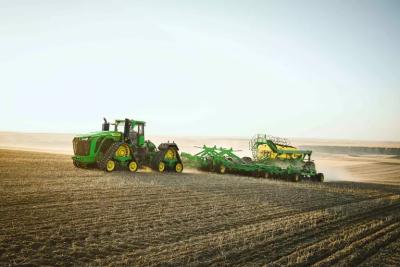 John Deere esitleb uusi võimsaid 9RX roomiktraktoreid